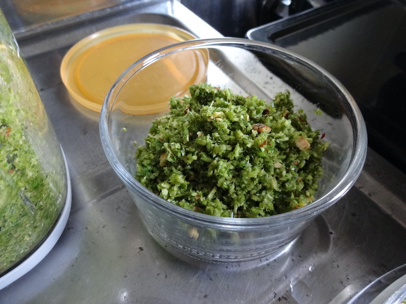 ニンジンの【茎】の薬味(生ふりかけ) 自給畑 自然菜 無添加栽培